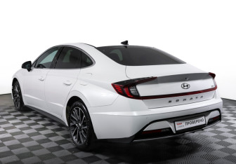 Подержанный автомобиль Hyundai Sonata 2020 года (7 фото)