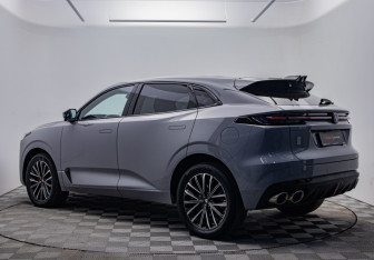 Подержанный автомобиль Changan UNI-K 2023 года (3 фото)