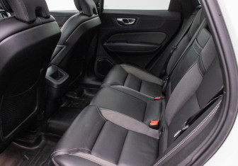 Подержанный автомобиль Volvo XC60 2020 года (11 фото)