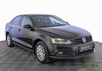 Подержанный автомобиль Volkswagen Jetta Sedan 2018 года (3 фото)