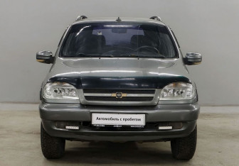Подержанный автомобиль Chevrolet Niva 2005 года (2 фото)