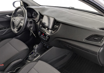 Подержанный автомобиль Hyundai Solaris Sedan 2022 года (13 фото)