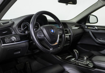 Подержанный автомобиль BMW X4 2016 года (10 фото)