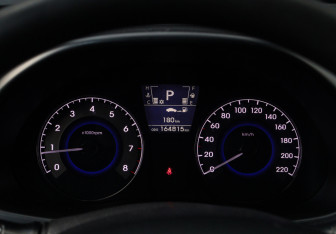 Подержанный автомобиль Hyundai Solaris Sedan 2013 года (18 фото)