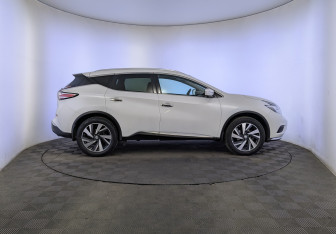 Подержанный автомобиль Nissan Murano Suv 2022 года (4 фото)