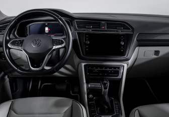 Подержанный автомобиль Volkswagen Tiguan 2020 года (12 фото)