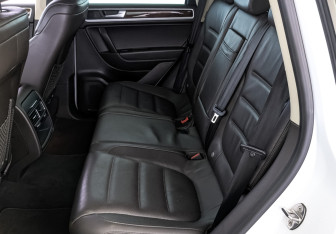 Подержанный автомобиль Volkswagen Touareg 2013 года (18 фото)