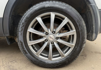Подержанный автомобиль Nissan Qashqai+2 2011 года (9 фото)