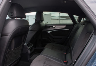 Подержанный автомобиль Audi A7 2018 года (12 фото)