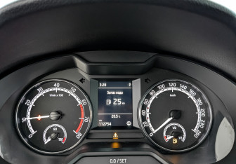 Подержанный автомобиль Skoda Octavia Liftback 2020 года (16 фото)