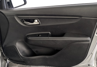 Подержанный автомобиль Kia Rio Hatchback 2021 года (24 фото)