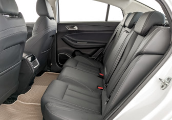 Подержанный автомобиль Omoda S5 2023 года (12 фото)