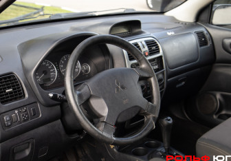 Подержанный автомобиль Mitsubishi Space Star Compactvan 2004 года (9 фото)