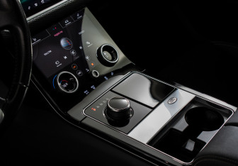 Подержанный автомобиль Land Rover Range Rover Velar 2018 года (17 фото)