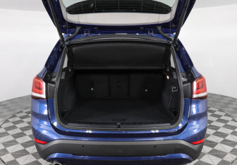 Подержанный автомобиль BMW X1 2021 года (9 фото)