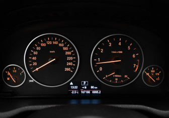 Подержанный автомобиль BMW X3 2014 года (11 фото)