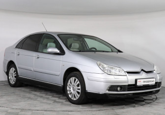 Подержанный автомобиль Citroen C5 Liftback 2006 года (3 фото)