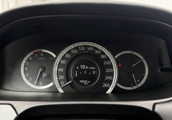 Подержанный автомобиль Honda Accord Sedan 2013 года (12 фото)
