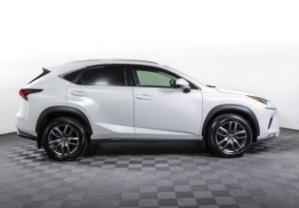 Подержанный автомобиль Lexus NX 2019 года (4 фото)