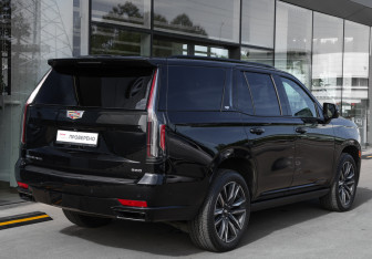 Подержанный автомобиль Cadillac Escalade Suv 2022 года (5 фото)