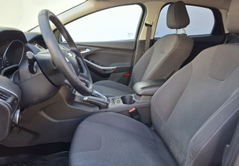 Подержанный автомобиль Ford Focus Sedan 2012 года (10 фото)