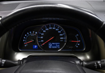 Подержанный автомобиль Toyota RAV4 2014 года (12 фото)