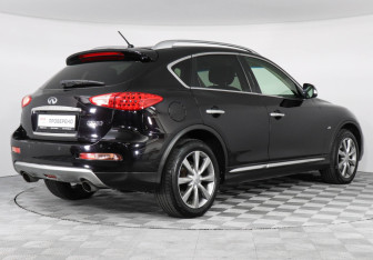 Подержанный автомобиль Infiniti QX50 2017 года (5 фото)