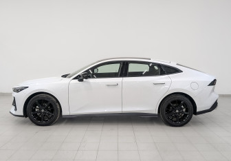 Новый Changan UNI-V 2024 (3 фото)