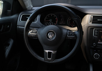 Подержанный автомобиль Volkswagen Jetta Sedan 2014 года (11 фото)