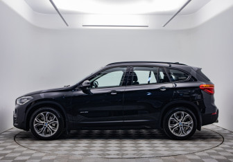 Подержанный автомобиль BMW X1 2017 года (8 фото)