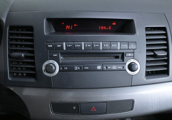 Подержанный автомобиль Mitsubishi Lancer Sedan 2007 года (14 фото)