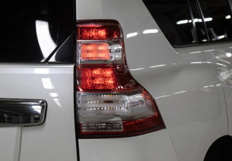 Подержанный автомобиль Toyota Land Cruiser Prado 2016 года (26 фото)