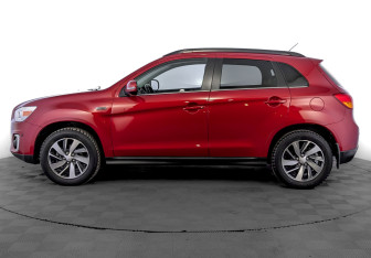 Подержанный автомобиль Mitsubishi ASX 2014 года (8 фото)