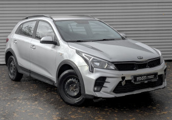 Подержанный автомобиль Kia Rio Hatchback 2021 года (3 фото)