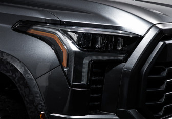 Подержанный автомобиль Toyota Tundra 2023 года (17 фото)