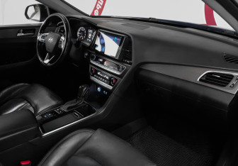 Подержанный автомобиль Hyundai Sonata 2017 года (7 фото)