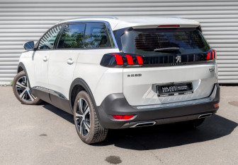 Подержанный автомобиль Peugeot 5008 Suv 2021 года (7 фото)