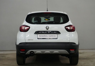 Подержанный автомобиль Renault Kaptur 2017 года (6 фото)
