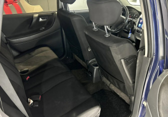 Подержанный автомобиль Suzuki Liana Wagon 2007 года (13 фото)