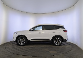 Подержанный автомобиль Chery Tiggo 7 Pro 2022 года (8 фото)