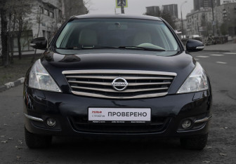 Подержанный автомобиль Nissan Teana 2010 года (2 фото)