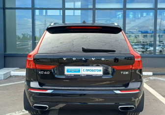 Подержанный автомобиль Volvo XC60 2020 года (6 фото)