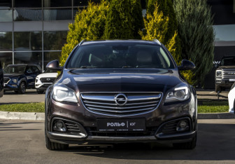 Подержанный автомобиль Opel Insignia Wagon 2014 года (2 фото)