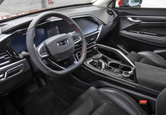 Подержанный автомобиль Geely Tugella 2022 года (17 фото)