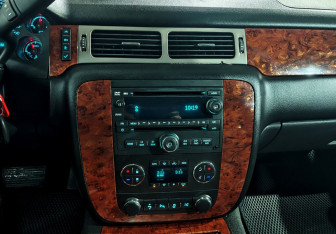 Подержанный автомобиль Chevrolet Tahoe 2013 года (14 фото)