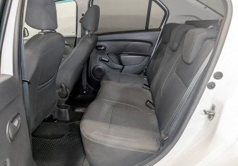 Подержанный автомобиль Renault Logan Sedan 2022 года (12 фото)
