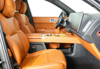 Подержанный автомобиль LiXiang L9 2024 года (16 фото)