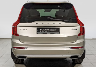 Подержанный автомобиль Volvo XC90 2016 года (6 фото)