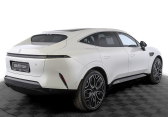 Подержанный автомобиль Avatr 11 2023 года (5 фото)