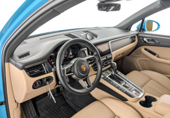 Подержанный автомобиль Porsche Macan 2020 года (16 фото)